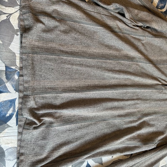 Men’s Knights Sportswear Gray Pullover Long Sleeve Sweater Size Medium - Picture 2 of 7